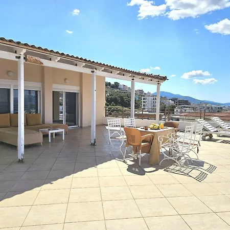 Sea View Penthouse 090 *